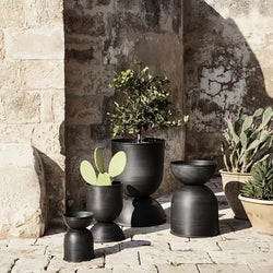 Iron Art Planter for Villa Outdoor and Garden, Rust-Resistant, Irregular Shape, Floor-Mounted, Black, 2-Way Design