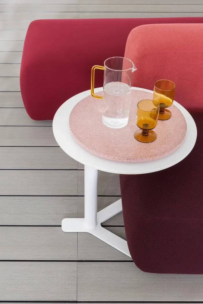 Scandinavian Designer Wrought-Iron Side Table, Small Coffee Table, Small Round Table for Café, Milk Tea Shop, Dessert Shop or Home