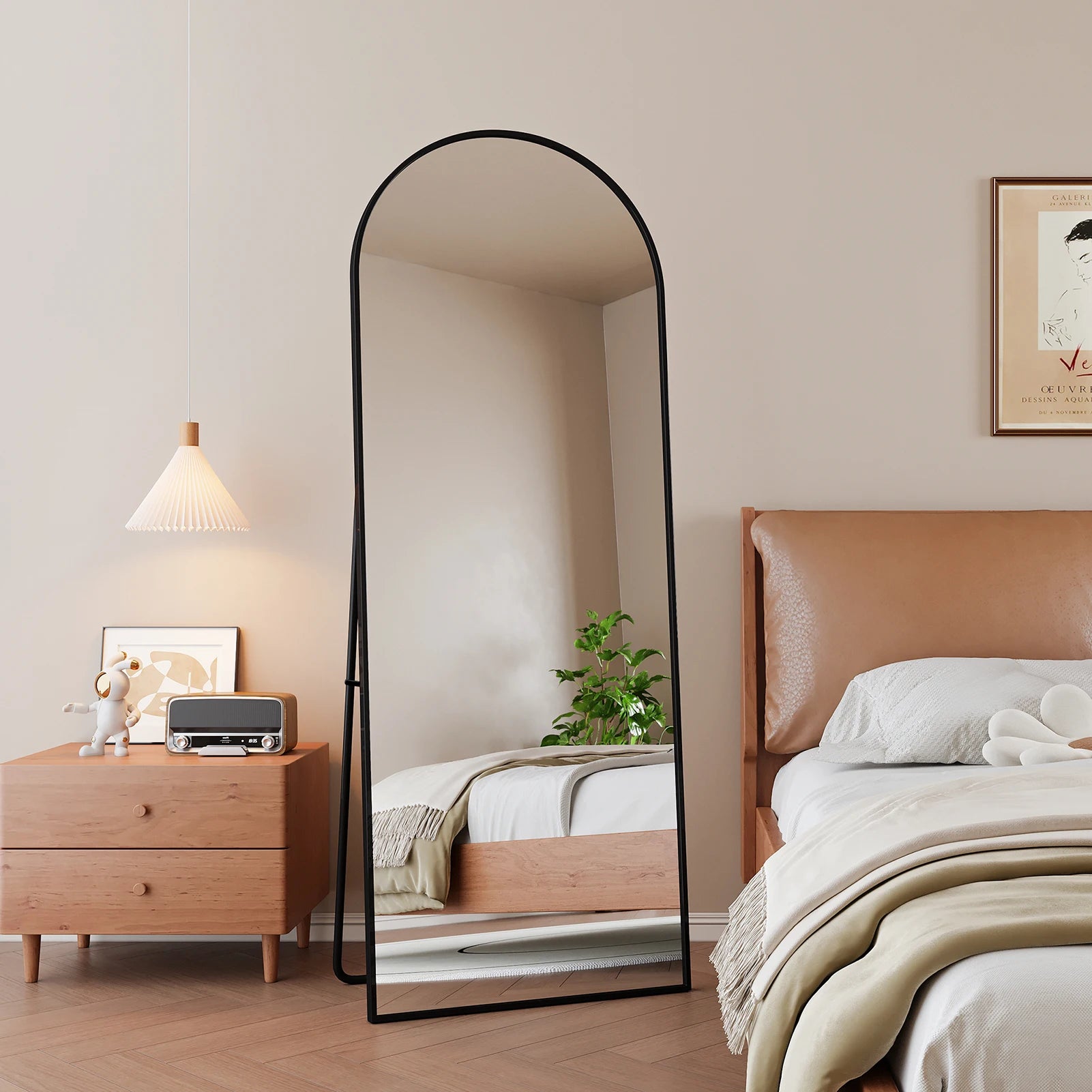 Anajqaqia Full-Length Tempered Glass Mirror, Curved Aluminum Frame, 162 x 53 cm, Adjustable Stand, Gold/Black