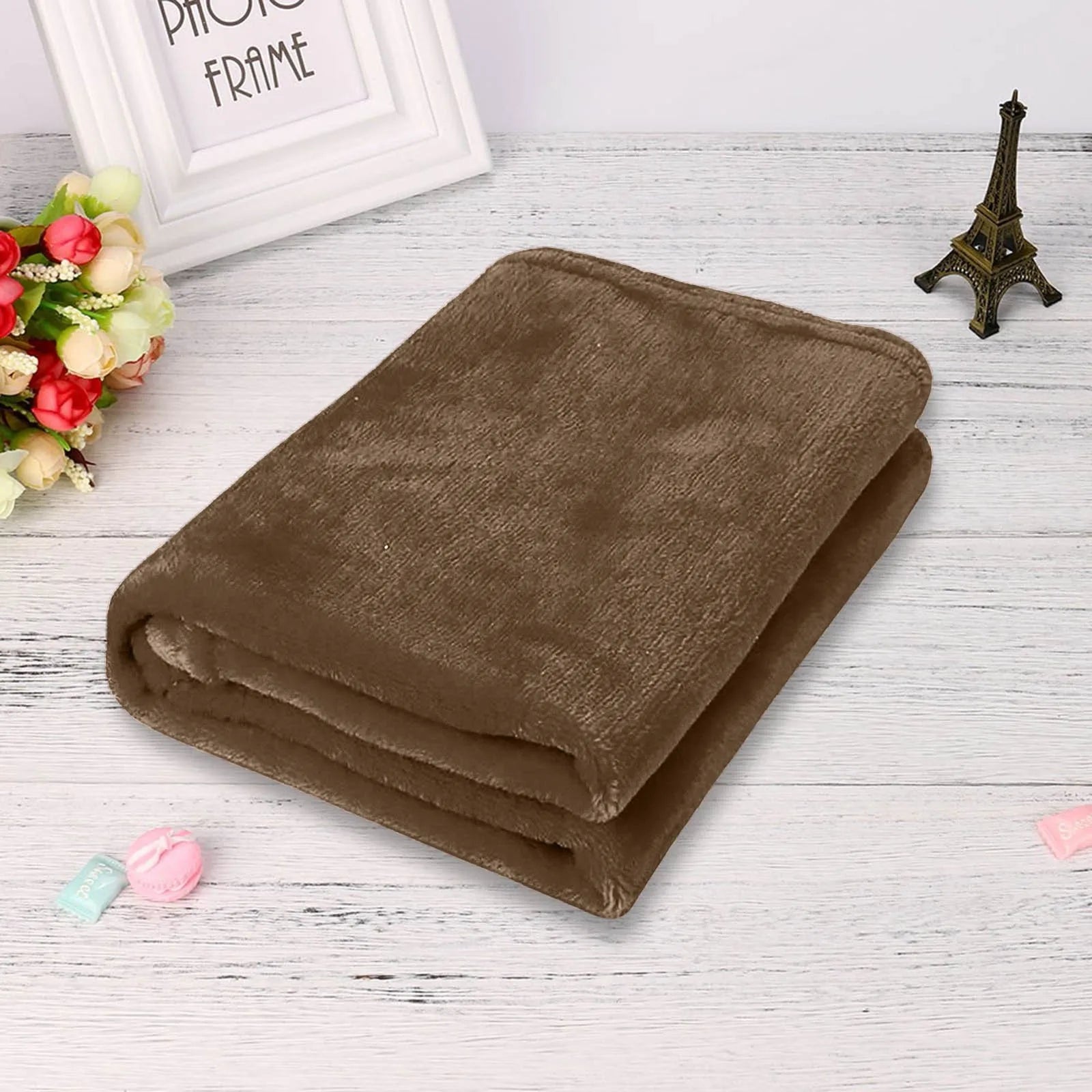 Solid Flannel Coral Blanket, Small Fleece Sheet, Super Warm Solid Micro-Plush Fleece Throw Blanket, Sofa and Bedding Essential
